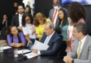 Carlos Muniz busca consenso para atender reivindicação de professores