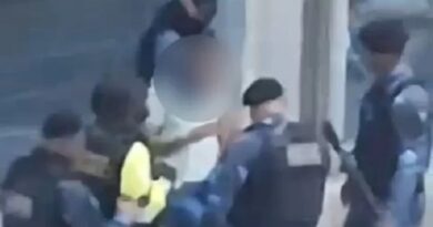 Abordagem violenta: motorista leva tapa no rosto e é imobilizado por guardas municipais em Salvador