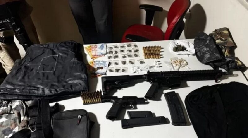 Confronto em Ilhéus: Fuzil e Pistola da PM de SP apreendidos após tiroteio