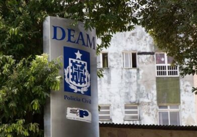 Homem é preso após agredir namorada em Salvador