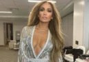 Segurança barra Jennifer Lopez em loja da Chanel na Turquia