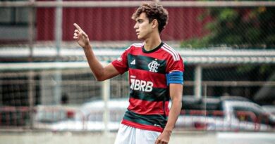 Vitória acerta chegada de volante ex-Flamengo para a base