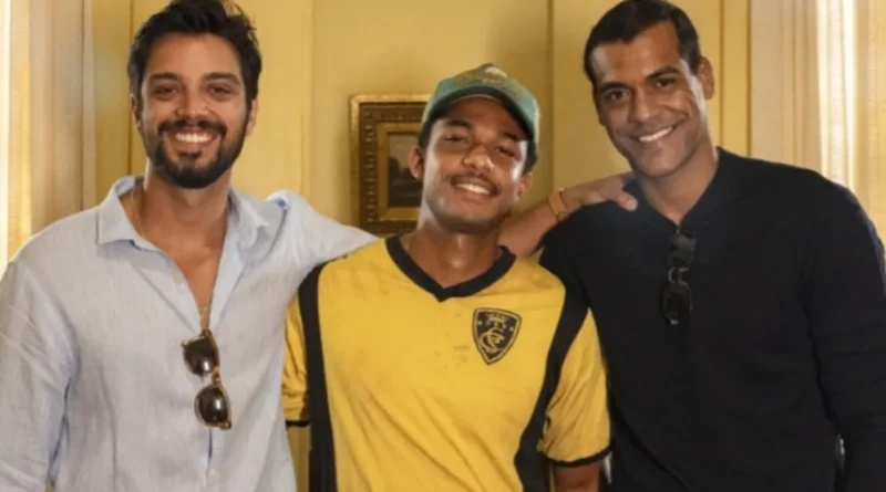 Marcello Melo Jr. Ironiza Críticas Após Expor Namoro com Atriz 17 Anos Mais Jovem