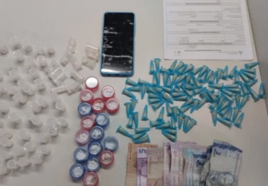 Suspeito de tráfico é preso com 172 porções de drogas em Tancredo Neves
