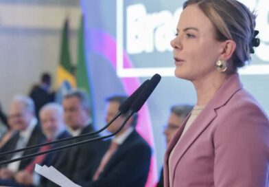 Governo Redistribui Cargos Exonerados do Centrão para Fortalecer a Base Governista