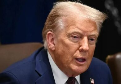 “Não vi até o fim”: Trump justifica postagem de vídeo racista sem pedir desculpas