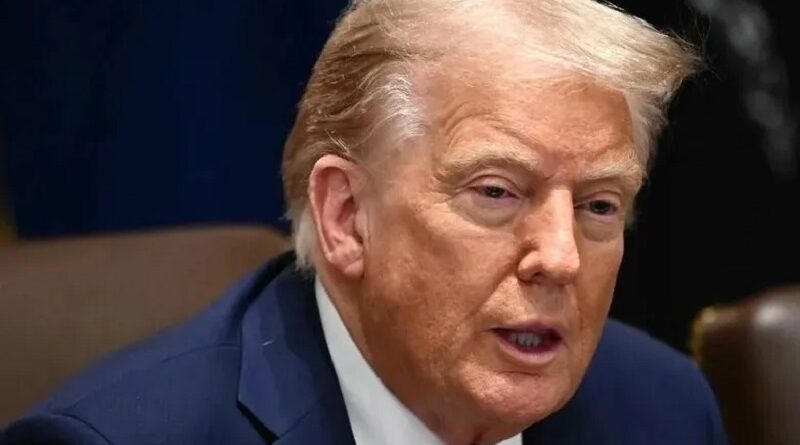 “Não vi até o fim”: Trump justifica postagem de vídeo racista sem pedir desculpas