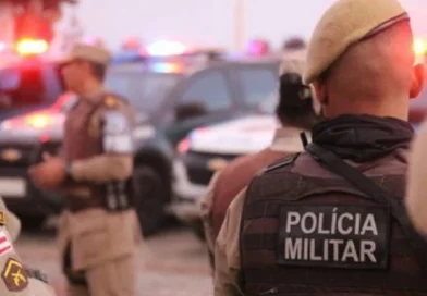 Rastro de Destruição: Perseguição Policial Termina com Três Colisões e Fuga em Salvador