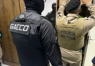 Quatro PMs são presos acusados de integrar milícia no interior da Bahia