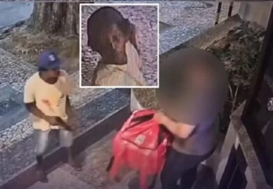 Entregador é rendido à mão armada em frente a condomínio de luxo