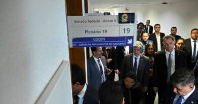 Sala-Cofre da CPMI de Vorcaro Enfrenta Gargalos e Desorganização