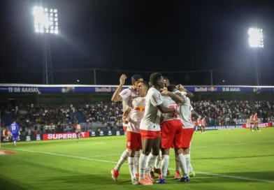 Juninho Capixaba desfalca Bragantino contra o Bahia na Fonte Nova