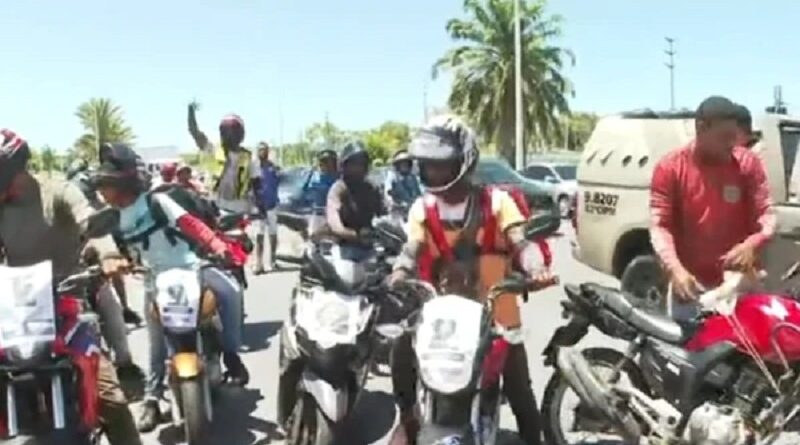 Uma semana sem Thamiris: Família e amigos protestam na Avenida Paralela por respostas