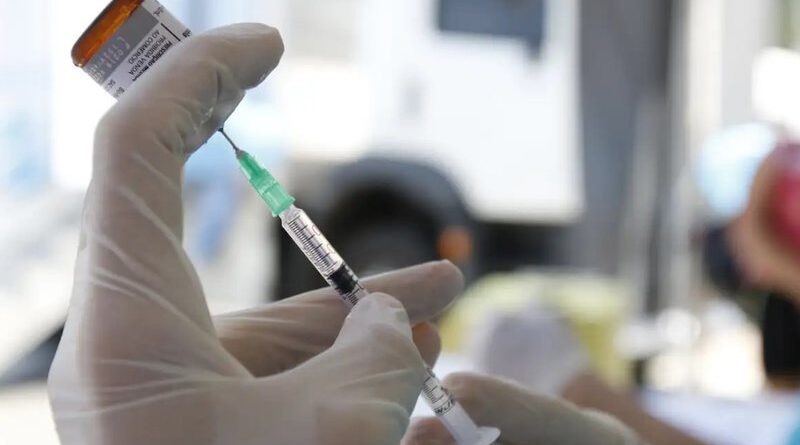 Estudo de 2026 reafirma segurança do alumínio em vacinas e descarta ligação com autismo