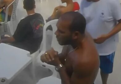 Mansão com “suíte presidencial” e 20 fuzis: a festa de luxo que precedeu a fuga de chefe do tráfico baiano no Rio