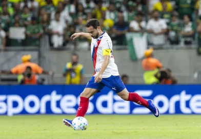 Everton Ribeiro alcança 70 assistências e supera marcas de Pelé e Zico no Brasileirão.