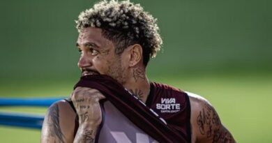 Pedro Henrique completa 3 meses de Vitória sem entrar em campo