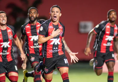 Jair Ventura revela como polêmicas de arbitragem blindaram o Vitória contra o Flamengo