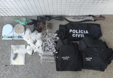 Rondesp prende casal com camisas da Polícia Civil e munição de fuzil na Ceasa