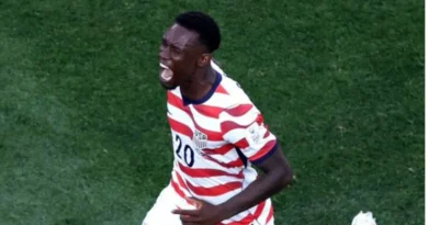EUA goleiam Paraguai por 4 a 1 com direito a show de Pulisic e lance bizarro do VAR
