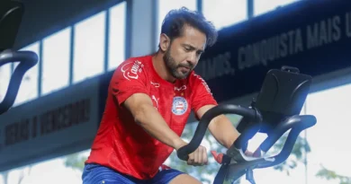 Alerta no Bahia: Éverton Ribeiro sente dores na reapresentação e vira desfalque nos treinos