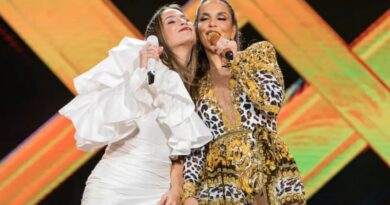 Paz no Axé: Ivete Sangalo e Claudia Leitte trocam elogios em show e levam fãs à loucura