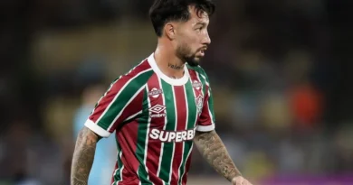CBF investiga Lucho Acosta, do Fluminense, por suspeita de manipulação em cartões amarelos