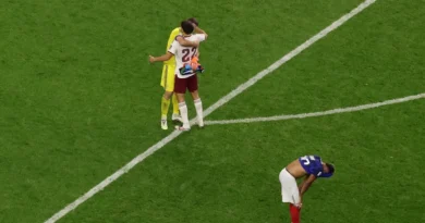 Aula de futebol coletivo: Espanha anula a França e carimba vaga na final da Copa