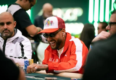 Fora dos gramados, Neymar engata segundo dia seguido em torneio de pôquer após a Copa