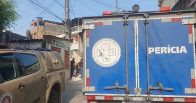 Adolescente de 15 anos é executado a tiros por homens mascarados dentro de casa em Feira de Santana