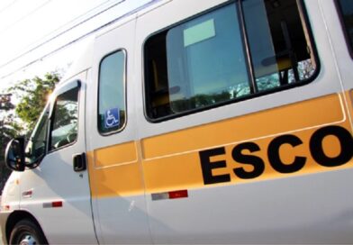 Justiça condena escola a pagar R$ 55 mil após esquecer aluna de 4 anos em van por três horas