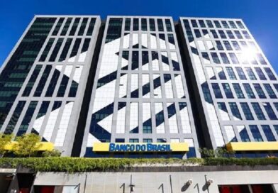 Bancários do BB e da Caixa param atividades por tempo indeterminado na Bahia