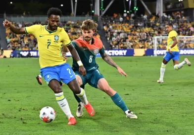 Brasil empata com a Austrália no último minuto e mantém clima de vexame após a Copa