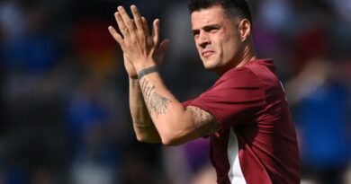 Suíça perde capitão: Granit Xhaka é desconvocado após admitir uso de certificado falso de vacinação