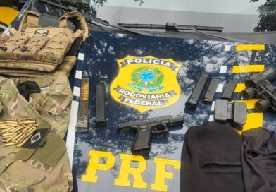 Líder de facção fugitivo de presídio baiano é recapturado com fuzil, granadas e farda militar no ES