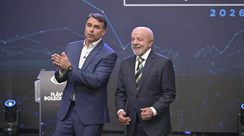 Disputa acirrada: Flávio lidera com 51,1% dos votos válidos, mas Lula encurta distância em nova pesquisa AtlasIntel